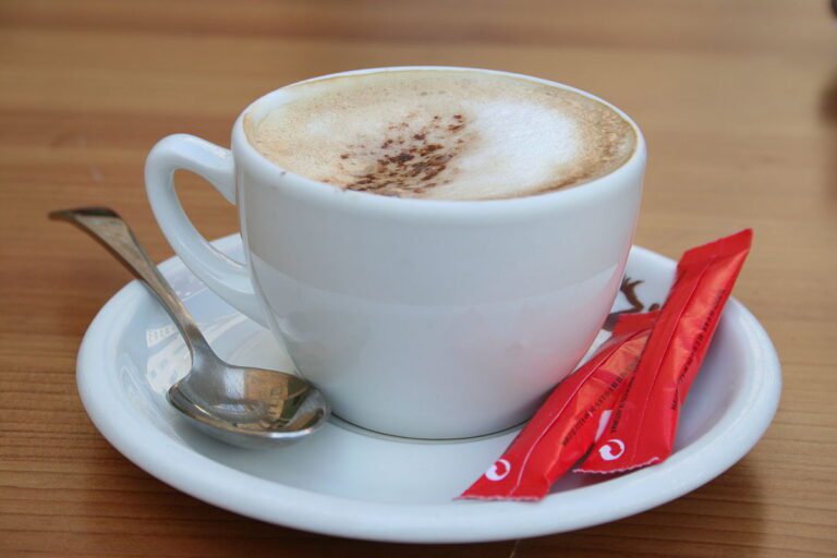 Dónde se encuentra Café Cuatro Las Fuentes y qué ofrecen 7 cafe 6