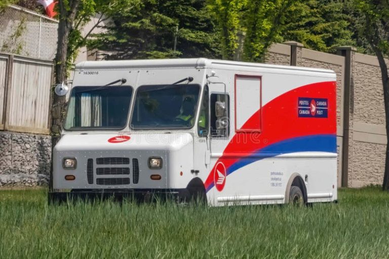 camion de correo en ruta