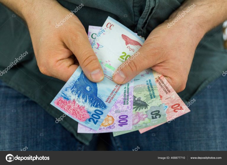 Qué requisitos necesito para comprar reales en Banco Piano 2 moneda argentina en manos de una persona
